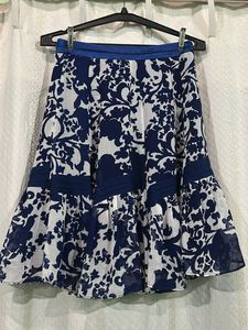 Chic Blue & White Floral Print Skirt