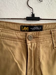 Stylish Lee Cargo Shorts - Versatile Tan