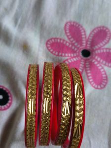 Set of 4 Red &amp; Gold Bangles