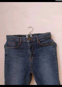 Blue Denim Jeans with Distressed Knee