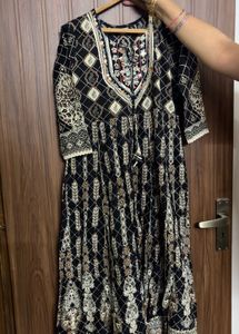 Black Printed Kurta with chunni and pants |XL
