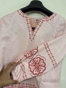 Topsaa crop top (brand new)