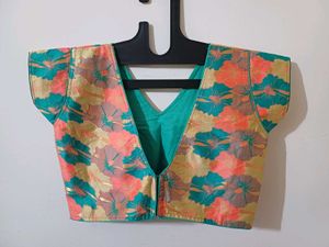 🆕️ Vibrant Floral Print Blouse