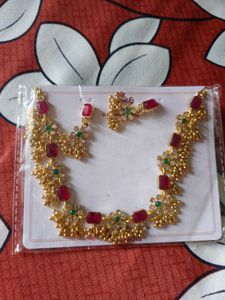 Elegant Red & Green Stone Necklace Set