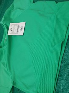Vibrant Green Seamless Crop Top no 83