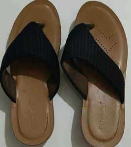 Stylish Black Flat Sandals