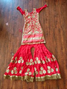 Stunning Red &amp; Gold Embroidered Kurta Set