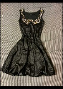 bundle of clothes ( 8 dresses for 499)