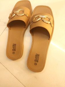zudio Stylish Gold Chain Slides