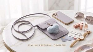 Mini Lavender Sling for daily essential