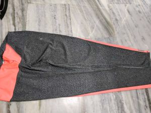 Activewear Leggings with Coral Stripe Detail