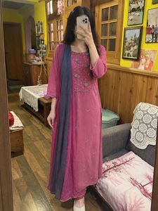Beautiful Pink Embroidered Kurta