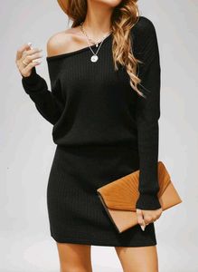 URBANIC One off-shoulder dress