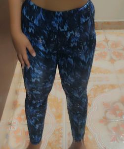 Women's Gym/ Yoga Leggings!! 💙
