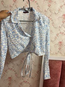 Stylish White & Blue Print Crop Top