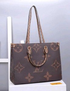 LOUIS VUITTON**ONTHEGO MM*BAG*AAA REPLICA / PREMIU