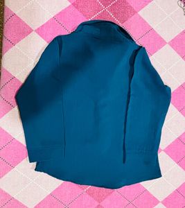 Stylish Blue Collared Top
