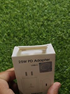 Samsung 25W PD Adapter white