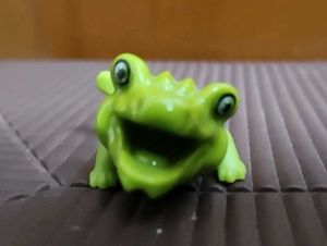 kinder VV194 crocodile toy