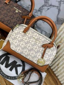 LATEST MICHAEL KORS PREMIUM SLING @SALE