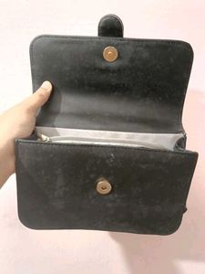Solid Black Purse👜