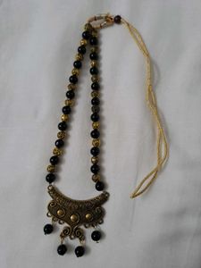 Elegant Black & Gold Necklace