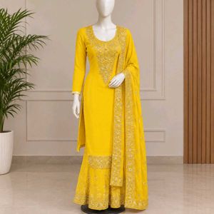 🎉Beautiful Yellow Embellished Kurta Set