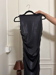 Sleek Black Ruched Midi Dress
