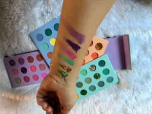Vibrant Eyeshadow Palette