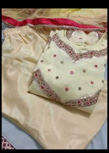 Beautiful Designer Pakistani Style Kurti Set