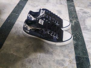 Converse Low Top Sneakers