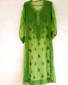 Green Embroidered chickenkari Kurta🌸