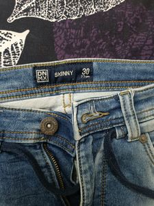 Brand new jeans worn 2 3 times no flaws