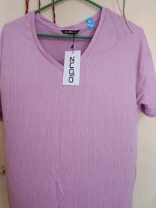 Chic Lavender V-Neck Ribbed T-Shirt
