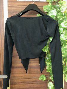 Black Ribbed Long Sleeve Crop Top