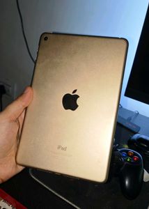 Apple iPad Mini 4 128 GB (Damaged Screen)