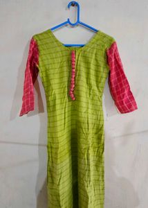 Charming Green &amp; Pink Kurta with Leggings