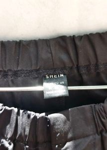 I. Unique Black Cargo Pants