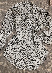 Chic black and white Leopard Print Button-Up Shirt