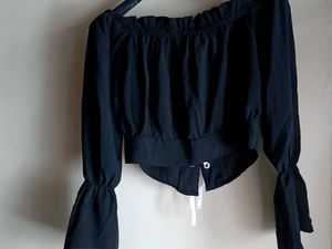 Trendy Minimal Off Shoulder Top🖤