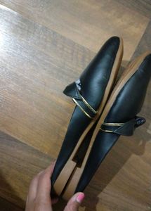 ‼️SALE‼️🌟Formal Black Mules With Bow Flat🌟