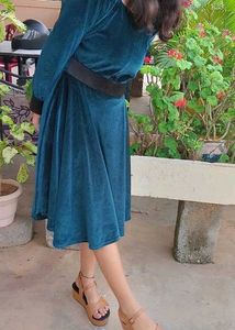 Elegant Teal Velvet 👗