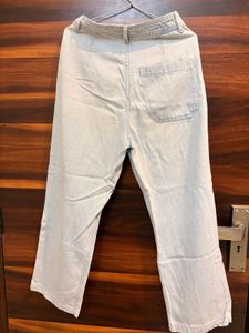 Light Wash Ripped Jeans