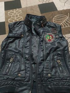 Stylish Black Sleeveless Jacket