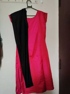 Vibrant Pink Kurta Set with Floral Embroidery