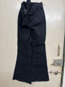 Chic Black High-Rise Flared Jeans