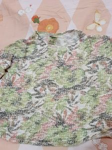 Multi color oversized top with 3/4 sleeves