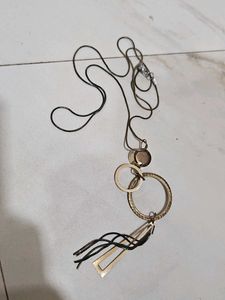 Elegant Pendant Necklace with Tassel