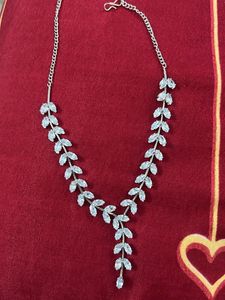 Leaf Design Necklace with earrings