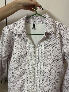 Chic White &amp; Black Floral Print Top